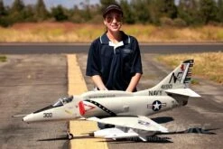 Freewing A-4E/F Skyhawk 80mm EDF Jet - ARF PLUS -Kyosho Store freewing a 4e f skyhawk 80mm edf jet arf plus motion rc 2594434089009