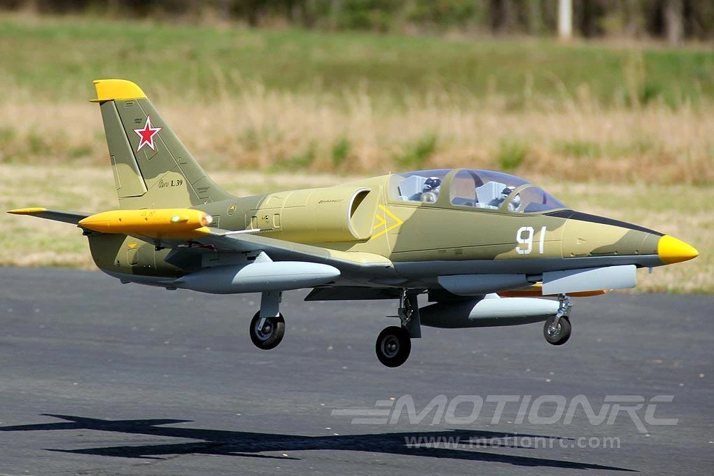 Freewing L-39 Albatros Camo High Performance 80mm EDF Jet - PNP 8 Freewing L-39 Albatros Camo High Performance 80mm EDF Jet - PNP - Image 6